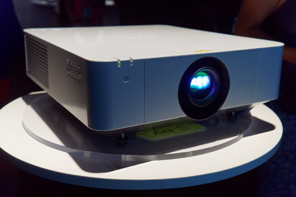sony sxrd projector