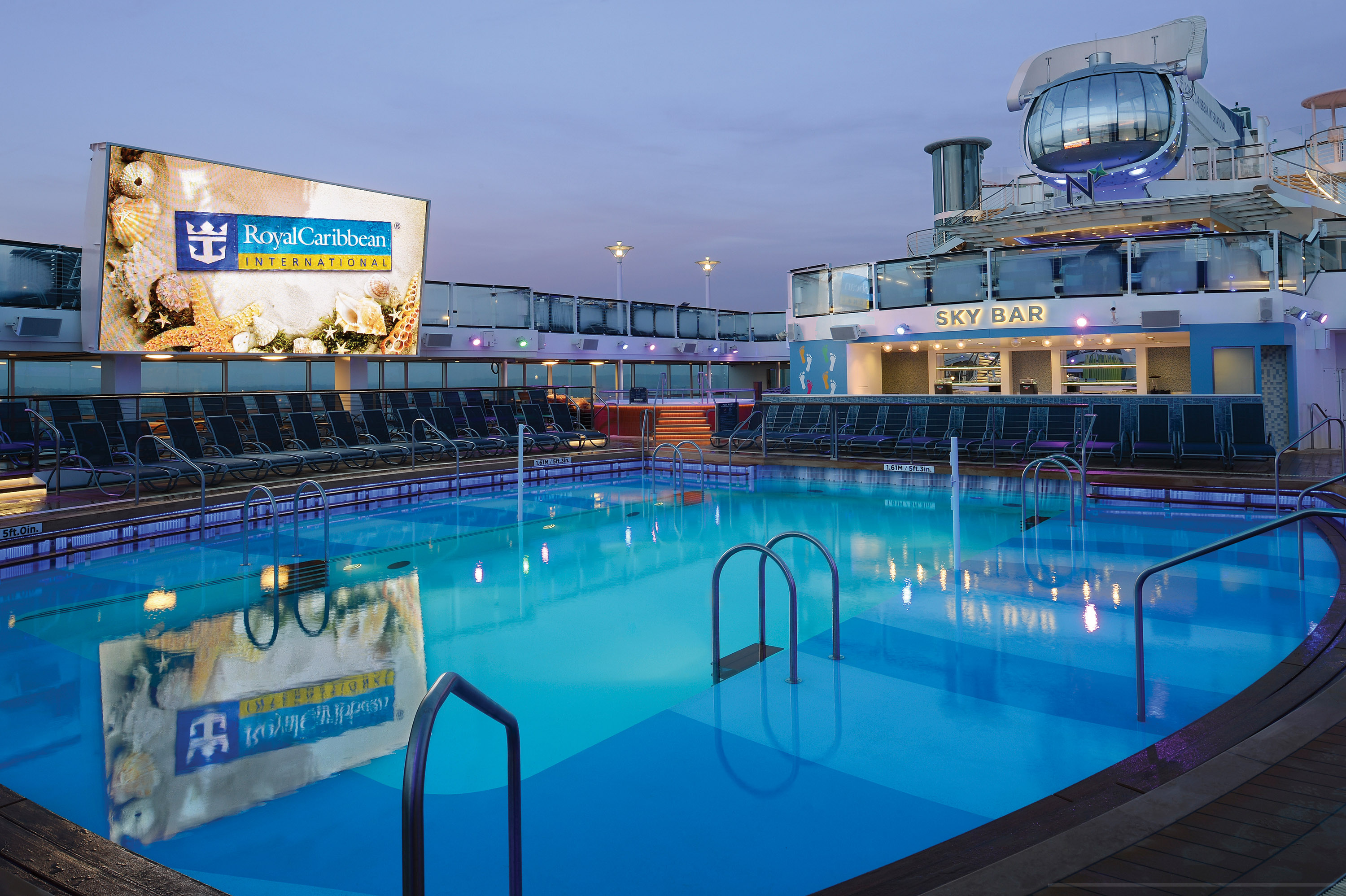 Daktronics RoyalCaribb pooldeck