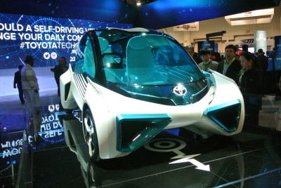 Photo 7 Toyota FCV Plus hydrogen fuel cell vehicle smaller