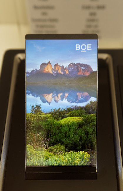 BOE narrow bezel smartphone display