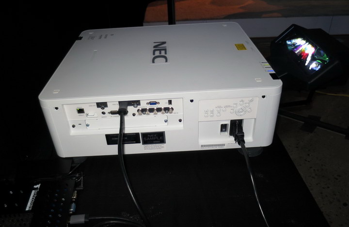 NEC PX1004UL resize