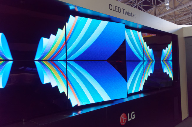 LG's Flexible OLEDs at ISE