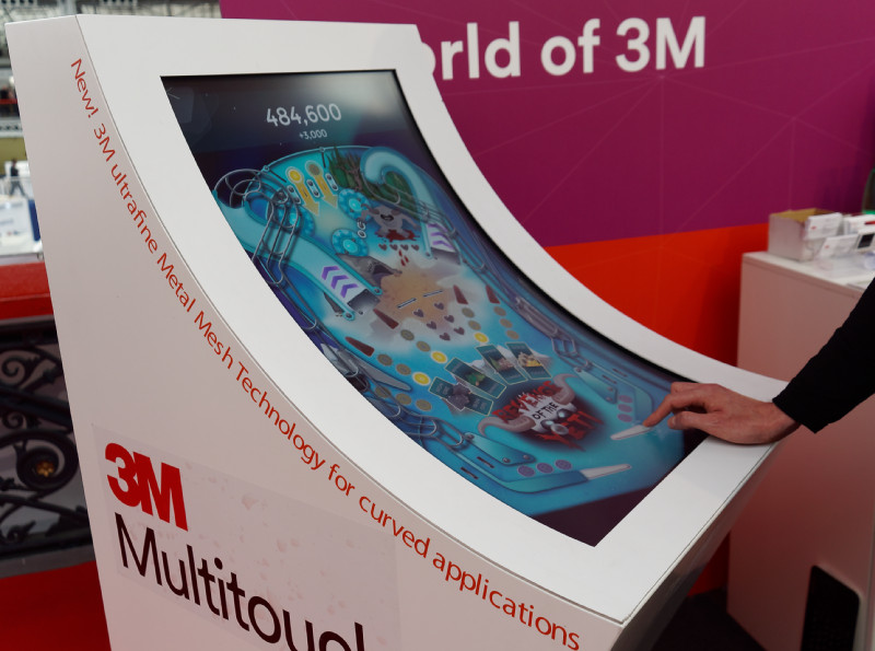 3M Curved touch monitor