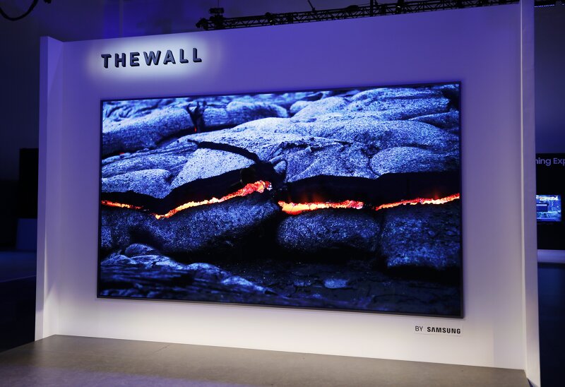 The Wall Modular MicroLED 146 inch TV 2