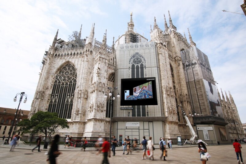 Samsung Signage at Milano Digital Fashion Week main 1