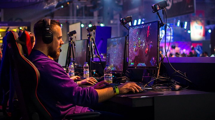 Esports pexels photo 929831 T resize