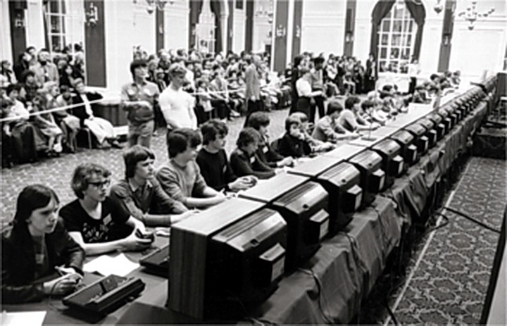esports Space Invaders Championship T Resize