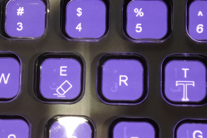 MEMEIO programmable keyboard close up 800