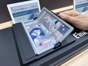 Redmoo and E Ink Deliver Their First Foldable Color eBook – Display Daily
